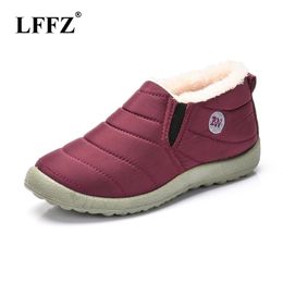 LFFZ Nuove scarpe invernali da donna impermeabili Pelliccia da neve All'interno Fondo antiscivolo Tenere al caldo Stivali casual da madre ST228 Y200114 GAI GAI GAI