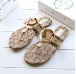 2021 Paris Women sandals Slippers Summer Girls Beach sandals Slides Flip Flops Loafers Sexy Embroidered with box large size35-42 DHL