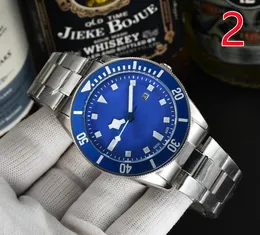 2022 High Quality Luxury Mens Watches Three-needle Working Series with Calendar Function Quartz Watch Fashion Top Brand Wristwatches Round Steel Belt