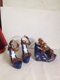 Sandali alla moda sandali da donna con fibbia in strass zeppe in denim con plateau sandali con tacco alto sandali da donna scarpe da festa alla moda