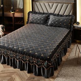 Nordic Bedding Bedspread Luxury Bed Cover Lace Embroidery Crystal Velvet King Ruffle Wrap Easy Fit Thicken Quilted Bed Skirt 220623