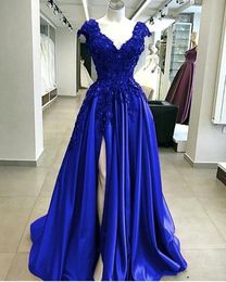 Nuovi abiti da ballo con spacco alto in raso blu royal 2022 Scollo a V Applicazioni in pizzo con perline Plus Size Abiti da sera per ragazze nere africane BC5082