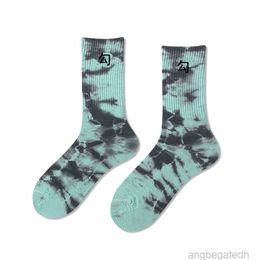 2022 New Socks Alphabet Socks Big Hook Couple Fashion Cotton Socks Tie-dye Skateboard Running Basketball Men 8b