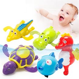 1Pc Bath Toys Turtle Dolphin Baby Shower Baby Wind Up Swim Play Toy Swimming Pool Accessories Baby Play In Water Random Colour 220531