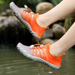 Unisex Summer Aqua Water Shoes Men Women Breathable Mesh Outdoor Sports Shoes Woman Barefoot Sandals Beach Swim Sneakers Y220518