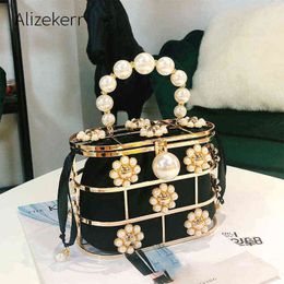 Evening bag Pearl Basket Clutch Bag Women Famous Hollow Out Floral Beads Metallic Purse Korean Bucket Handbag Party 20220607