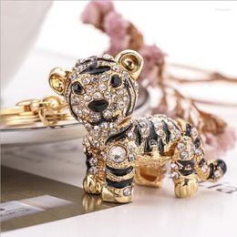 Keychains JINGLANG Korea Cute Zodiac Tiger Keychain Car Key Chain Crystal Bag Pendant Female Exquisite Ornaments Miri22