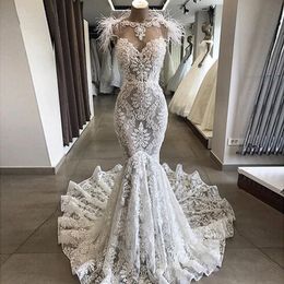 Elegant Mermaid Wedding Dresses Sleeveless Sexy V Neck Sequins Appliques Lace Ruffles Halter Feather Floor Length Bridal Gown Vintage Plus Size robes de soiree