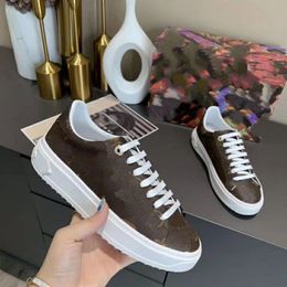 Top Quality Shoes Fashion Sneakers Men Women Leather Flats Luxury Designer Trainers Casual Tennis Dress Sneaker mjNb0001