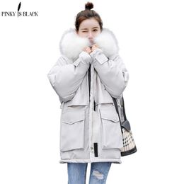 PinkyIsBlack Fashoin Thick Loose Medium Long Winter Jacket Women Casual Big Pockets Hooded Parka Coat Female Fur Collar 201128