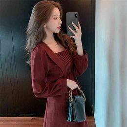 JXMYY Autumn and winter style of literature and art retro square collar lantern sleeve lace pleated mid-length dress women 210412