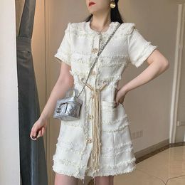 Casual Dresses High Quality Autumn Lady Style Dress Heavy Industry Design Pearl Waist Chain Fringed Round Neck Single Breasted A-line SkirtC