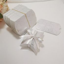 50pcs Gift Box Dragees Bonbonniere Pillow Shape Birthday Packaging Party Boxes Sweet Wedding Favour Baby Shower Candy Cookies 220420