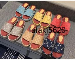 Moda G Erkek Kadın Sandalet Terlik Slayt Tasarımcısı Lüks Düz Yüksek Topuklu Flip Flips Ayakkabı İşlemeli Platform Kauçuk Sandal Deri Shoal Sıradan Ayakkabı 35-44 G63