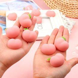 Keychains Peach Buthree Dimensional Leafless Honey Kneading Music Soft Glue Cute Little Bupeach Mobile Phone Accessori Miri22