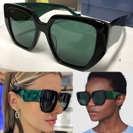 Popular Mens Ladies Luxury designer sunglasses G0956 Classic Large Square Frame Green Pine Gem Temples Highlights Personality Star Same Style With Original Box