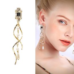 Clip-on & Screw Back Baroque Water Drop Pearls Clip Earrings No Pierced Hole Elegant Curve Line Long On Without Piercing For Women