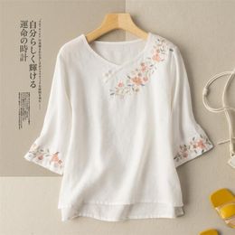 Plus Size Vintage Embroidery Cotton Linen T-shirt Women Summer V-Neck Loose Casual Chinese Style Buckle Top Female Tee M-4XL 220408