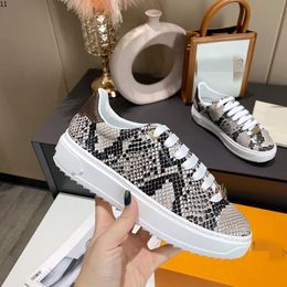 Top Quality Shoes Fashion Sneakers Men Women Leather Flats Luxury Designer Trainers Casual Tennis Dress Sneaker mj69887