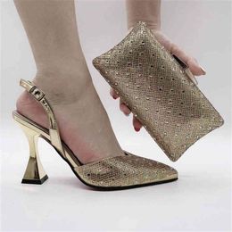 -Schöne italienische High Heels Schuhe mit passenden Kupplungsbeuteln Afrikanische Frauen und Taschen Set für Prom Party Sommer Sandal C211-2 210824294H