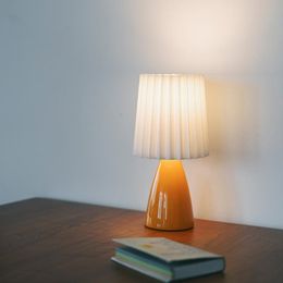 Table Lamps Fashionable Ceramics Pleated Lampshade Floor Lamp Bedroom Night Light Decorative Bedside Desk Indoor Lighting LightsTable