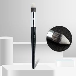 bullet foundation Makeup Brush 58 - Small Sized Dual-fibre liquid foundation concealer powder blush bronzer Cosmetics Tools