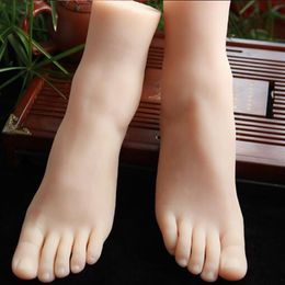 -41 yard Real Sexy Doll Feme Sexy Foot Mannequin Viet Blood Vesse Silicone Stocking Stockings Bijoux Modèle Soft Silica Gel 1P307R