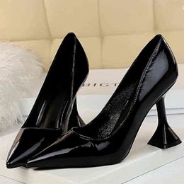 Dress Shoes Women Pumps Pointed Toe Patent Leather High Heels Female Sexy Fashion Spike Summer Outdoor Party Wedding Women s Footwear 220507