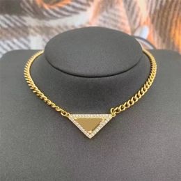 Mens Chains Designer Necklaces for Womens Heart Sier Gold Chain Punk Hip Hop Jewellery Charm Fashion Black Inverted Triangle Pendant Necklace