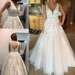Princess A-Line Wedding Dresses Bridal Gowns for Girls Lace Tulle Sleevelss Strapless Backless Appliques Sequins Wedding Gowns Court Train robe de mariée custom made