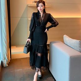 JSXDHK Fashion Runway Women Pleated Party Dress Spring Sexy V Neck Lantern Sleeve Chiffon Patchwork Lace Bodycon Slim Long 220611