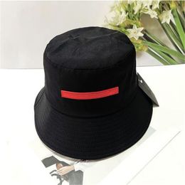 Designers Wide Brim Hats Bucket Hat Men's And Women's Fisherman Cap Leisure Fashion Sunshade 2 Colours