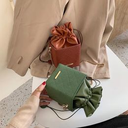 fashion mini Square bucket bag Shoulder bag comfortable Simple generous and versatile collocation handbag