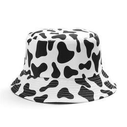 Berets Unisex Bucket Hat Black White Cow Pattern Cotton Hats Panama Fisherman Caps For Women Men Hip Hop Cap Outdoor Sun HatsBerets