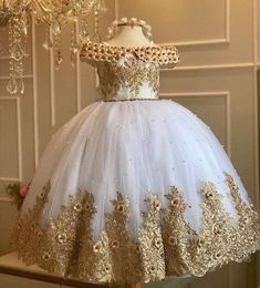 Cute Princess Flower Girls Dresses Off Shoulder Tulle Gold Lace Appliques Pearls Flowers Floor Length Birthday Girl Pageant Gowns 403