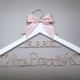 Custom Wedding Hanger Personalised Bridal Dress Hanger With Date Custom Bridesmaid Groom Name Hanger Bridesmaid Gift 220608