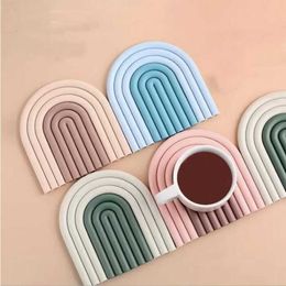 Silicone Placemats Heat Stain Resistant Bowls Mats Waterproof Dining Room Kitchen Countertop Table Placemat 4 Styles