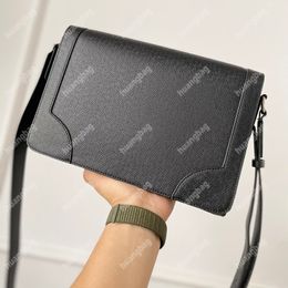 Luxury Designer Shoulder Bags Men Crossbody Fashion Messenger Bag Plain Handbag Classic Purse Adjustable Strap Cross Body Leather Handbags Black Mini Wallet