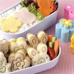 3pcsset Bear Flower Rabbit Sand Mould Cutter Bread Biscuits Embossed Device Cake Tools Rice Balls Lunch Mould E048 220815