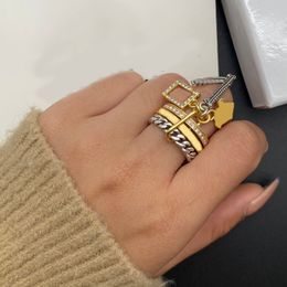 Ring Cool For Women Mens Luxurys Diseñador Anillos de diseñador para mujeres Diseñadores de anillo de marca de amor Joyería Hombres Ring de oro D2205071Z