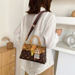 Luxury designer messenger bag handbag postman Zhang Tianai same old flower portable diagonal