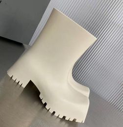 Luksusowe buty gumowe w Paris Rain buty mężczyźni kobiety kwadratowe palce krótka rurka gruba podeszwa i łydka bez poślizgu nowa designerska para Martin Boot