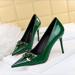 women's dress shoes fashion party high heels sexy Pointed patent leather Asakuchi metal belt buckle Western style Single shoes Large size 34-43