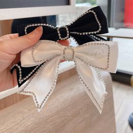 Fabric Bow Tie Brooches Pins British Style Rhinestone Crystal Collar Shirt Female Luxulry Jewelry Gifts for Women Accessories