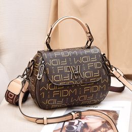 Wholesale leather shoulder bag sweet little fresh car stitching rhombus handbag personality round diamond buckle handbags retro brown printed backpack 0313