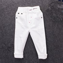 jeans per bambini ragazzo pantaloni casual bianchi nei bambini grandi primavera e autunno ragazze Pantaloni slim pantaloni fori per bambini LJ201127