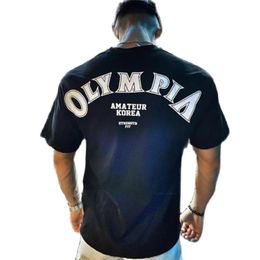 OLYMPIA Camicia da palestra in cotone Maglietta sportiva da uomo Manica corta da corsa Camicia da uomo Allenamento da allenamento T-shirt Fitness Allentato di grandi dimensioni MXXXL 220615