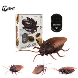 Q6 Infrared Remote Control Cockroach/ Spider/ Ant Party Supplies RC Animals Eyes Shine Prank Joke Pet Toys 360° Spin Auto Demo Christmas Kid Birthday Boy Gifts USEU