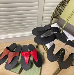 Sommer neuer Stil Frauen Pantoffeln Flip-Flops Brief Präge klassische Sandalen Designer Fashion Casual Schuhe Strand Luxus Home Slides Slipper