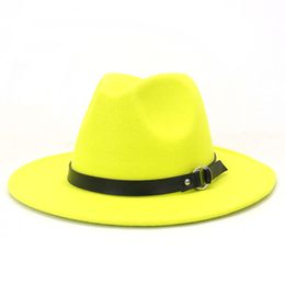 Chapéus para mulheres fedoras cor sólida feltro caps homens fedora com cinto fivela amarelo largo borda trilby vestido festa igreja chapéu